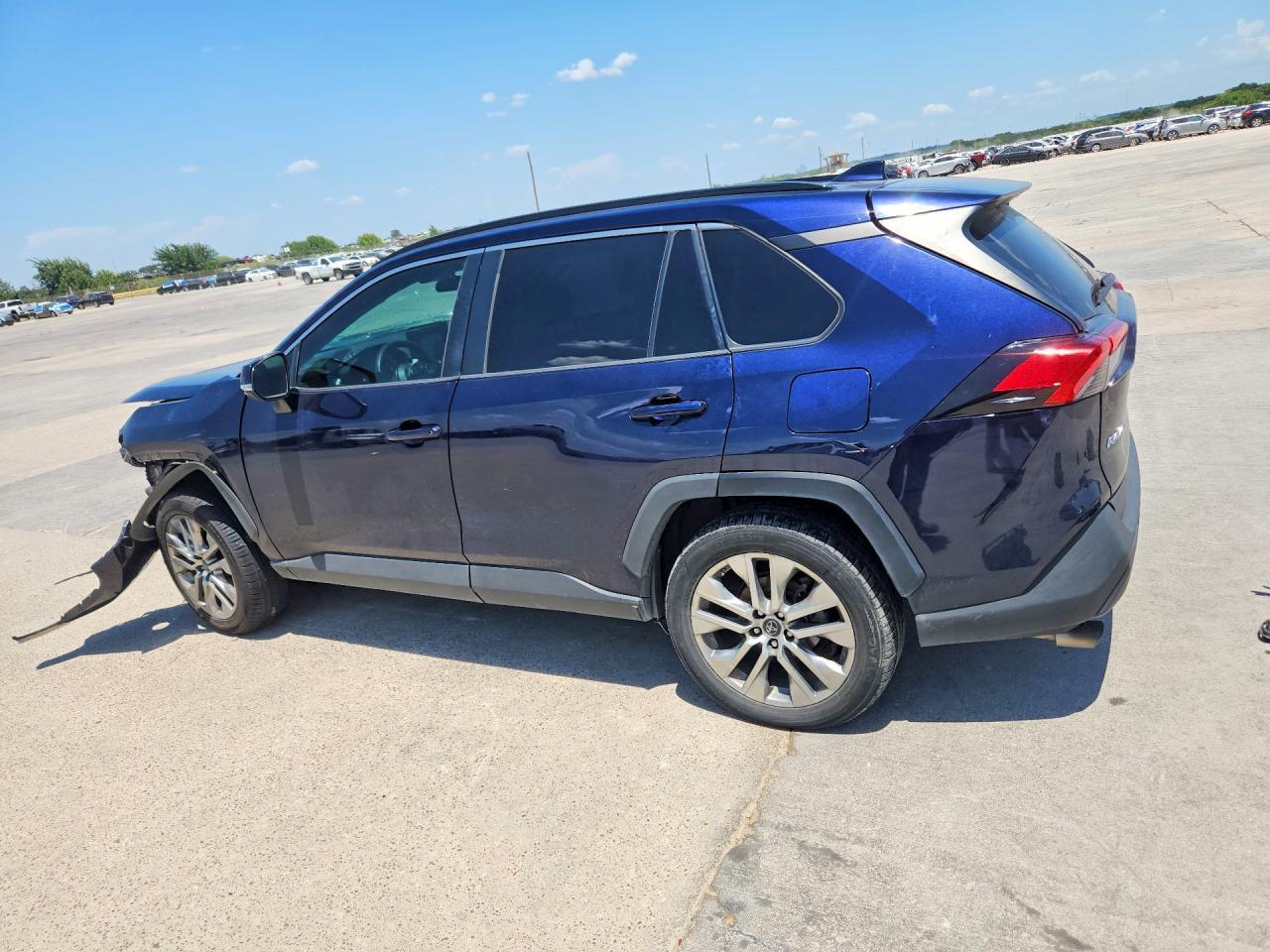 2019 Toyota Rav4 Xle Premium - Image 2