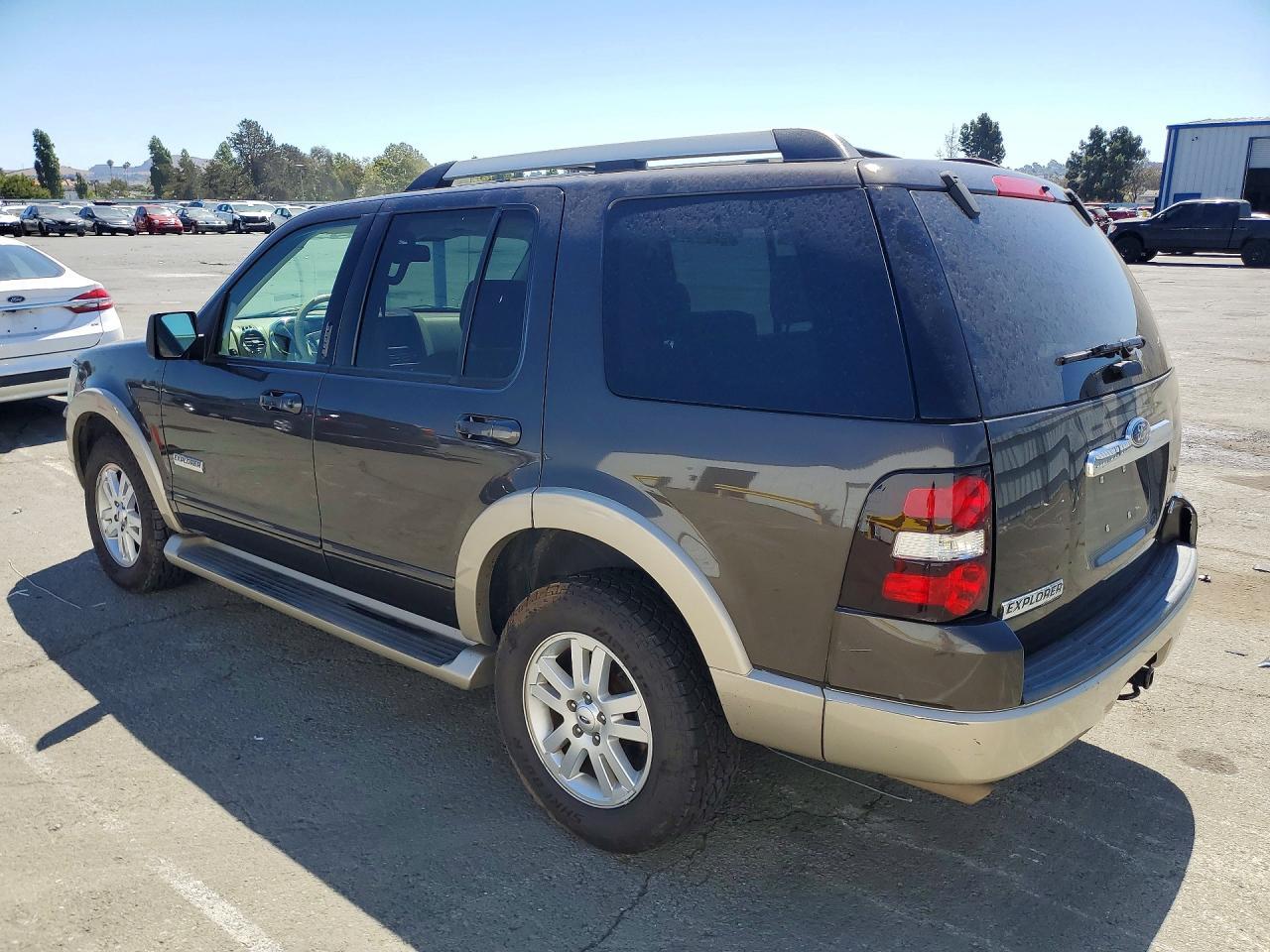 2006 Ford Explorer Eddie Bauer - Фото 2