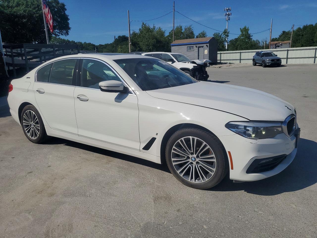 2018 BMW 530Xe - Фото 4