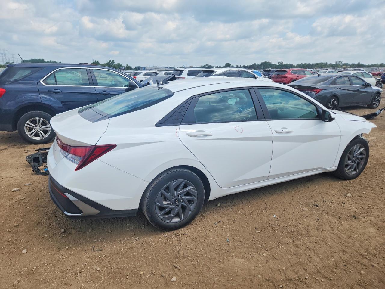 2024 Hyundai Elantra Sel - Фото 3