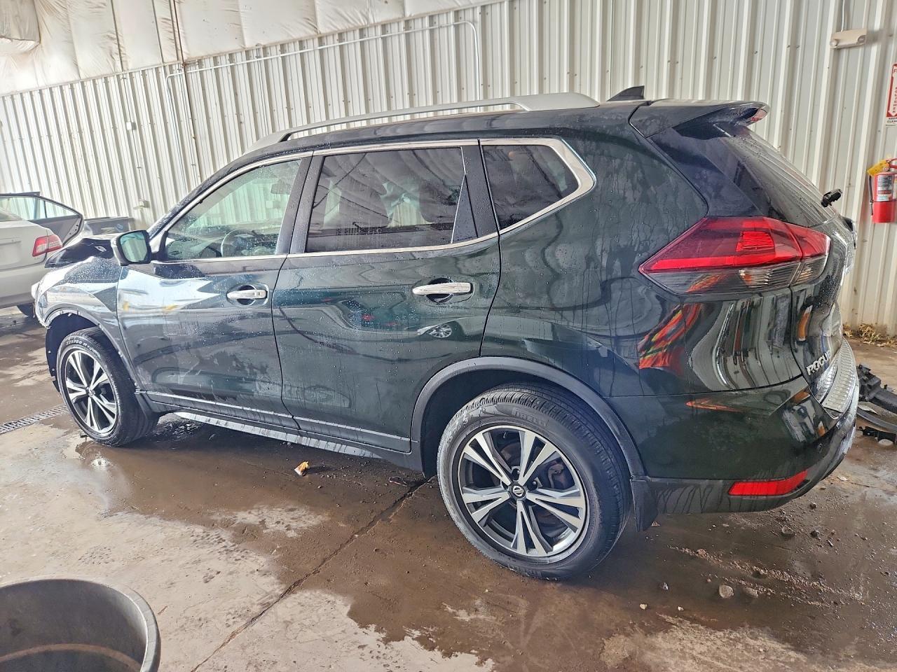 2019 Nissan Rogue Sv - Image 2