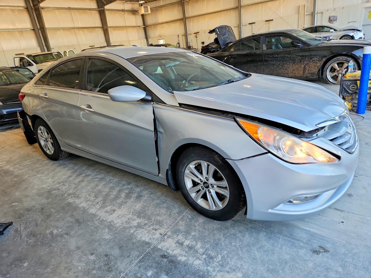 2013 Hyundai Sonata Gls - Image 4