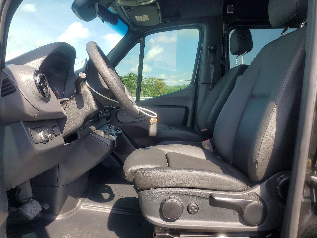 2024 Mercedes-Benz Sprinter Delivery Van - Image 7