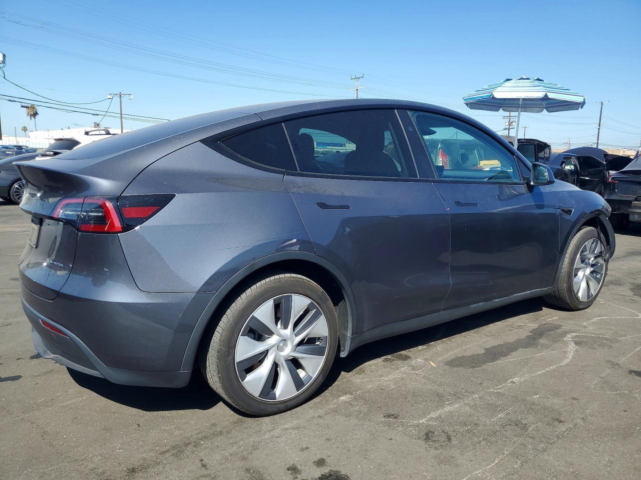 2023 Tesla Model Y - Image 3