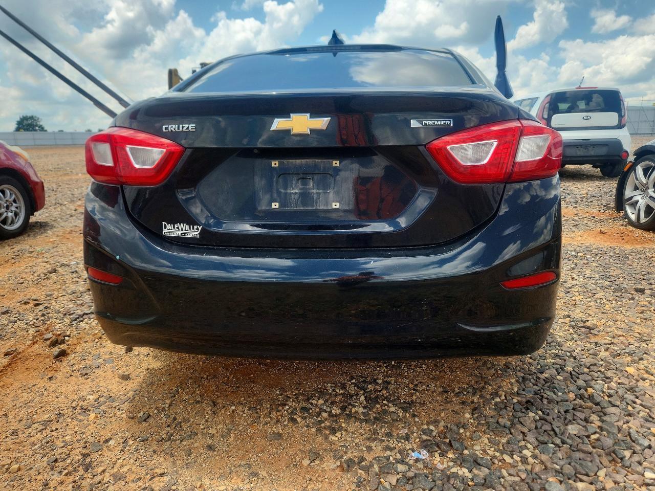 2017 Chevrolet Cruze Premier - Image 6