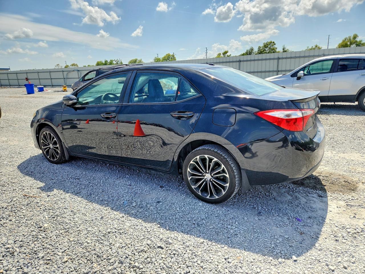 2015 Toyota Corolla L - Фото 2