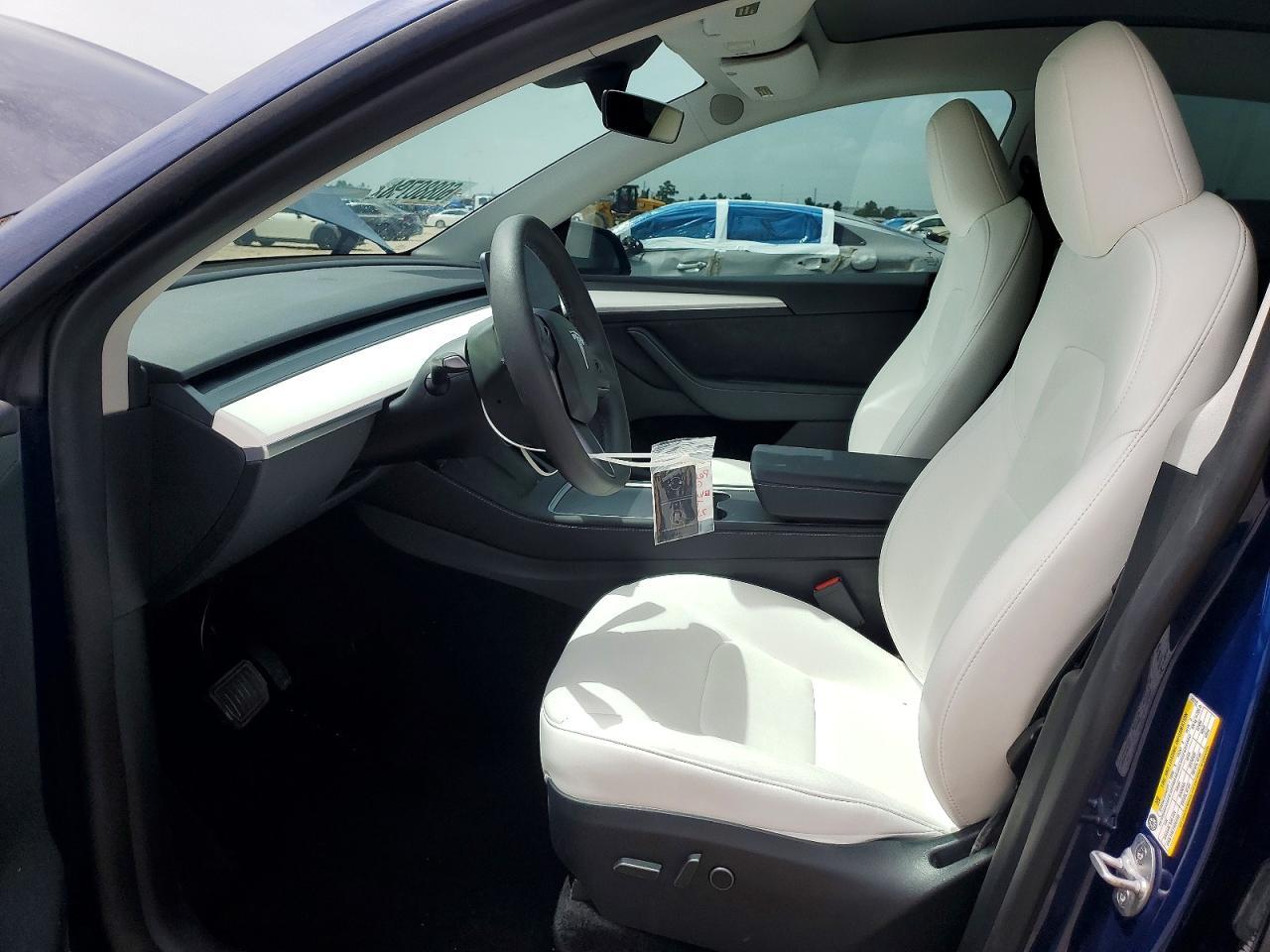 2024 Tesla Model Y - Image 7
