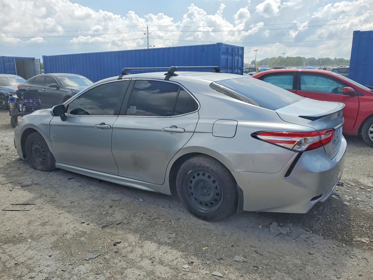 2018 Toyota Camry Se - Фото 2