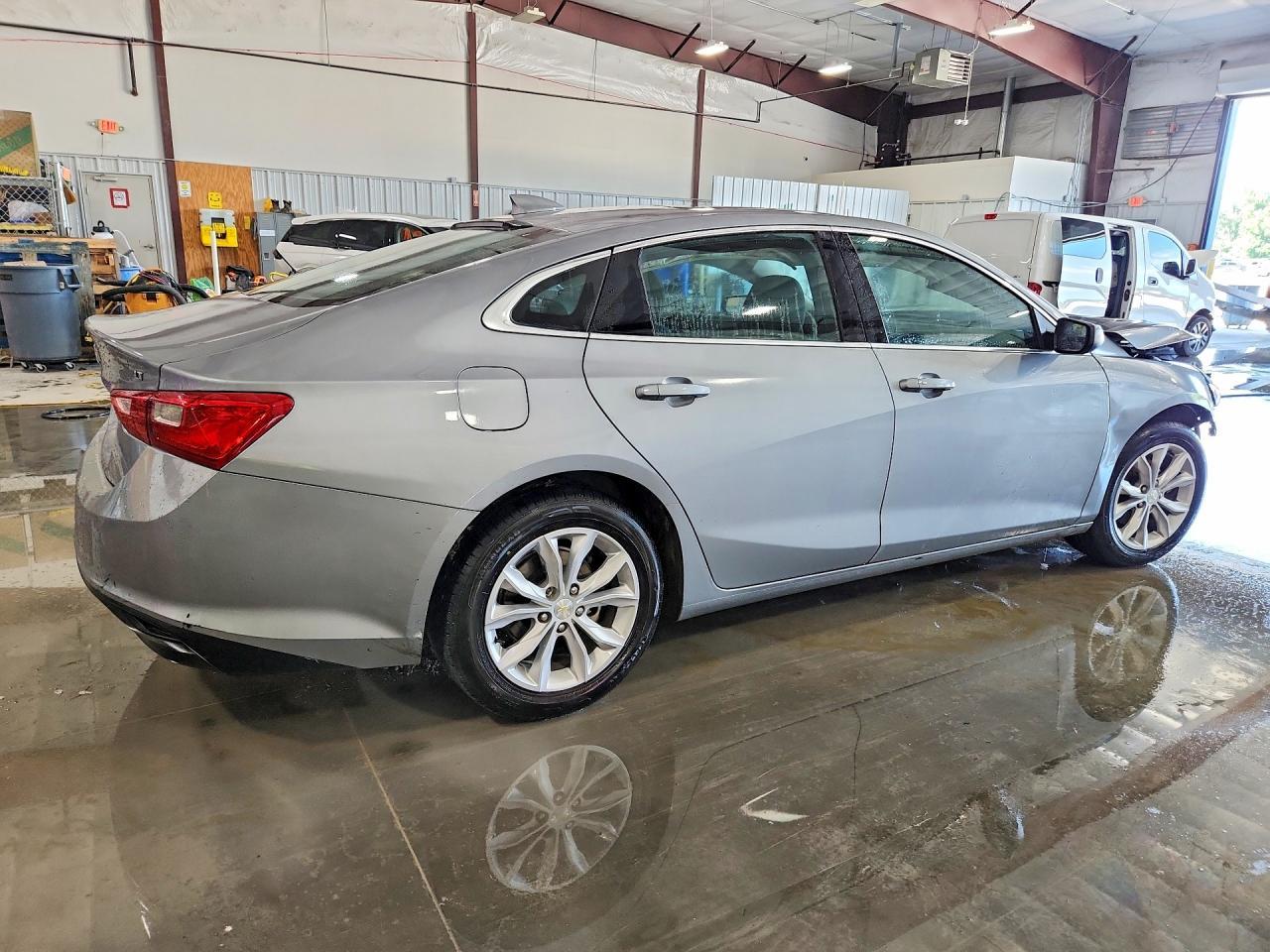 2023 Chevrolet Malibu Lt - Image 3