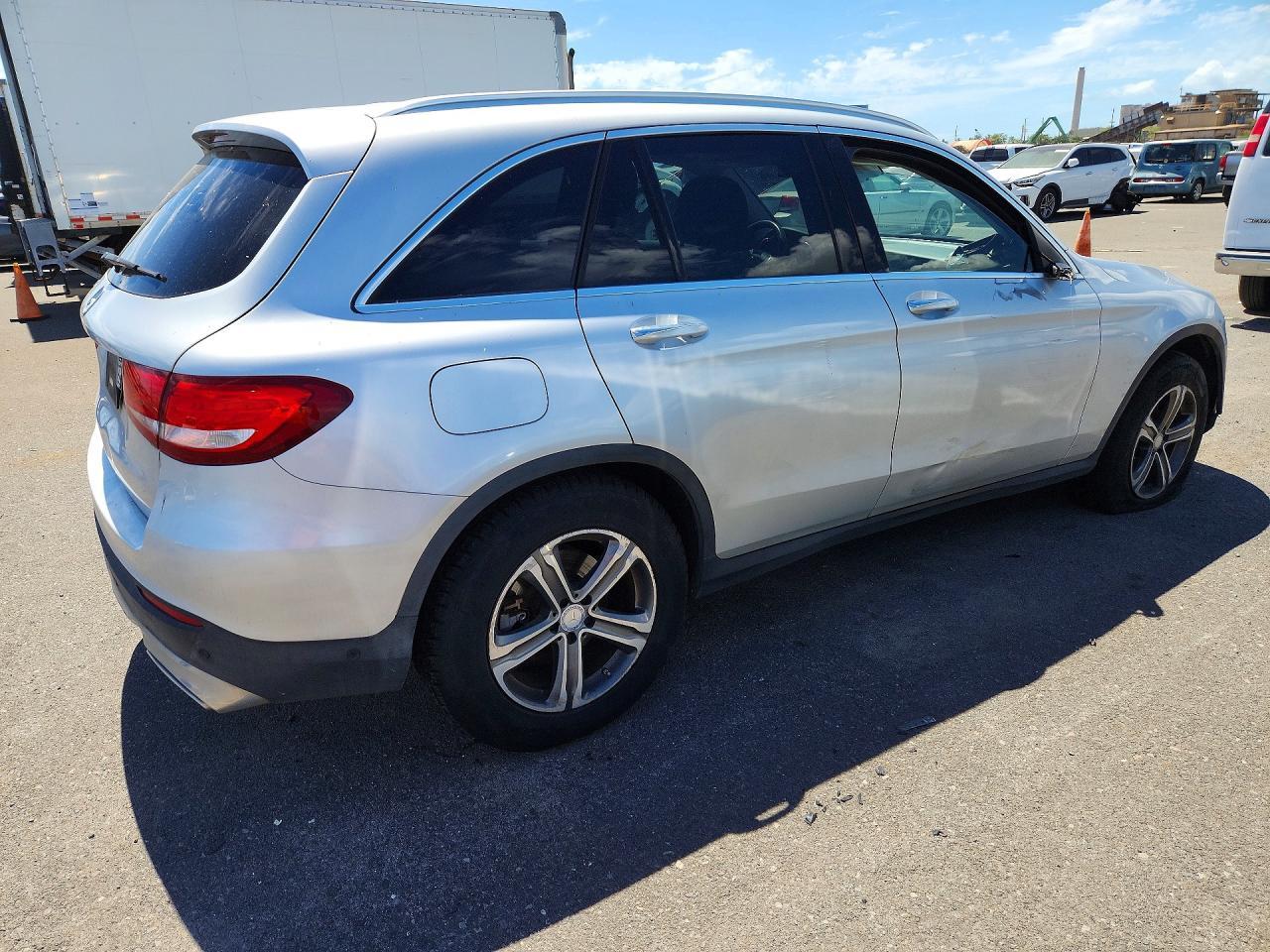 2017 Mercedes-Benz Glc 300 - Фото 3