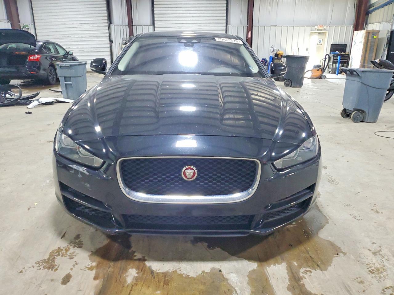 2019 Jaguar Xe - Фото 5