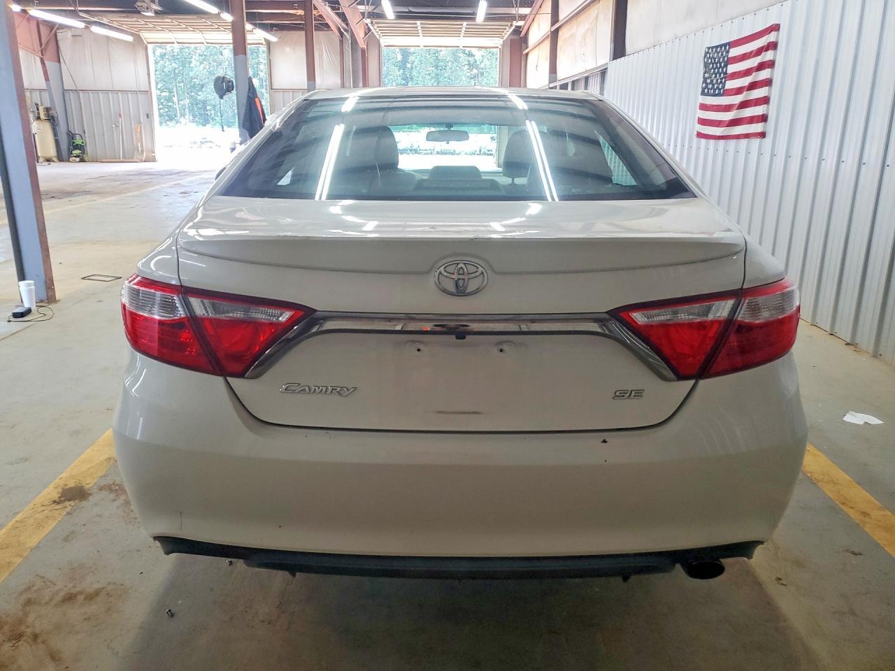 2015 Toyota Camry Se - Фото 6