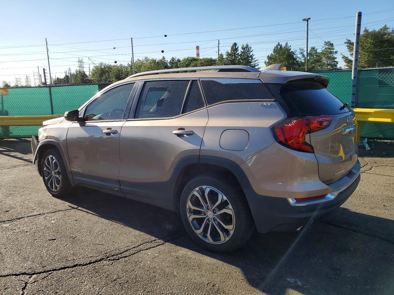 2018 GMC Terrain Slt - Image 2