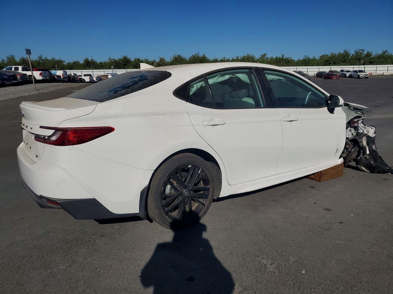 2026 Toyota Camry Se - Image 3