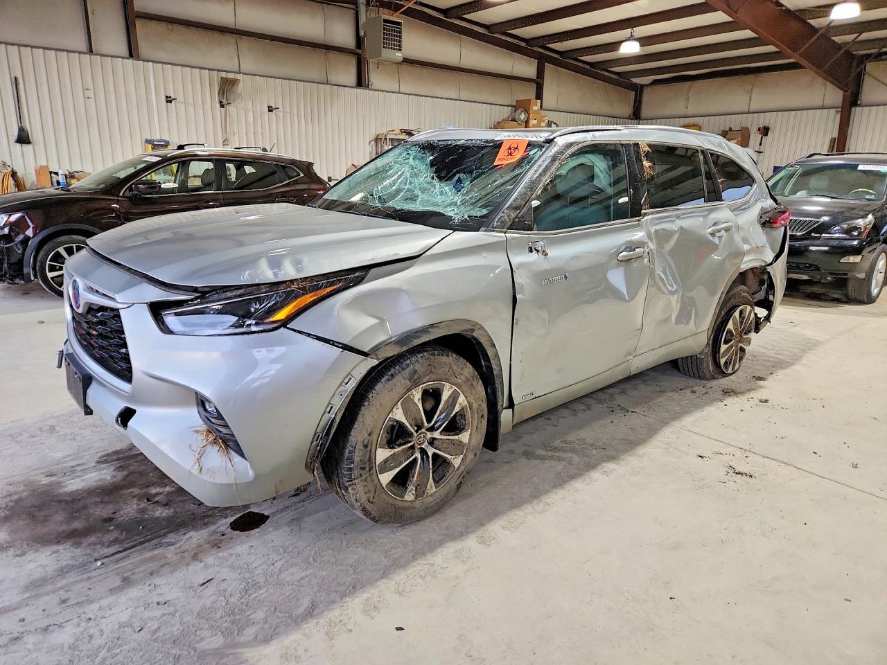 2021 Toyota Highlander Hybrid Xle