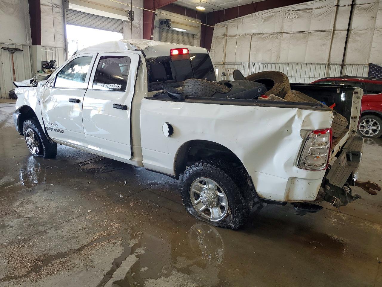 2022 Ram 2500 Tradesman - Фото 2