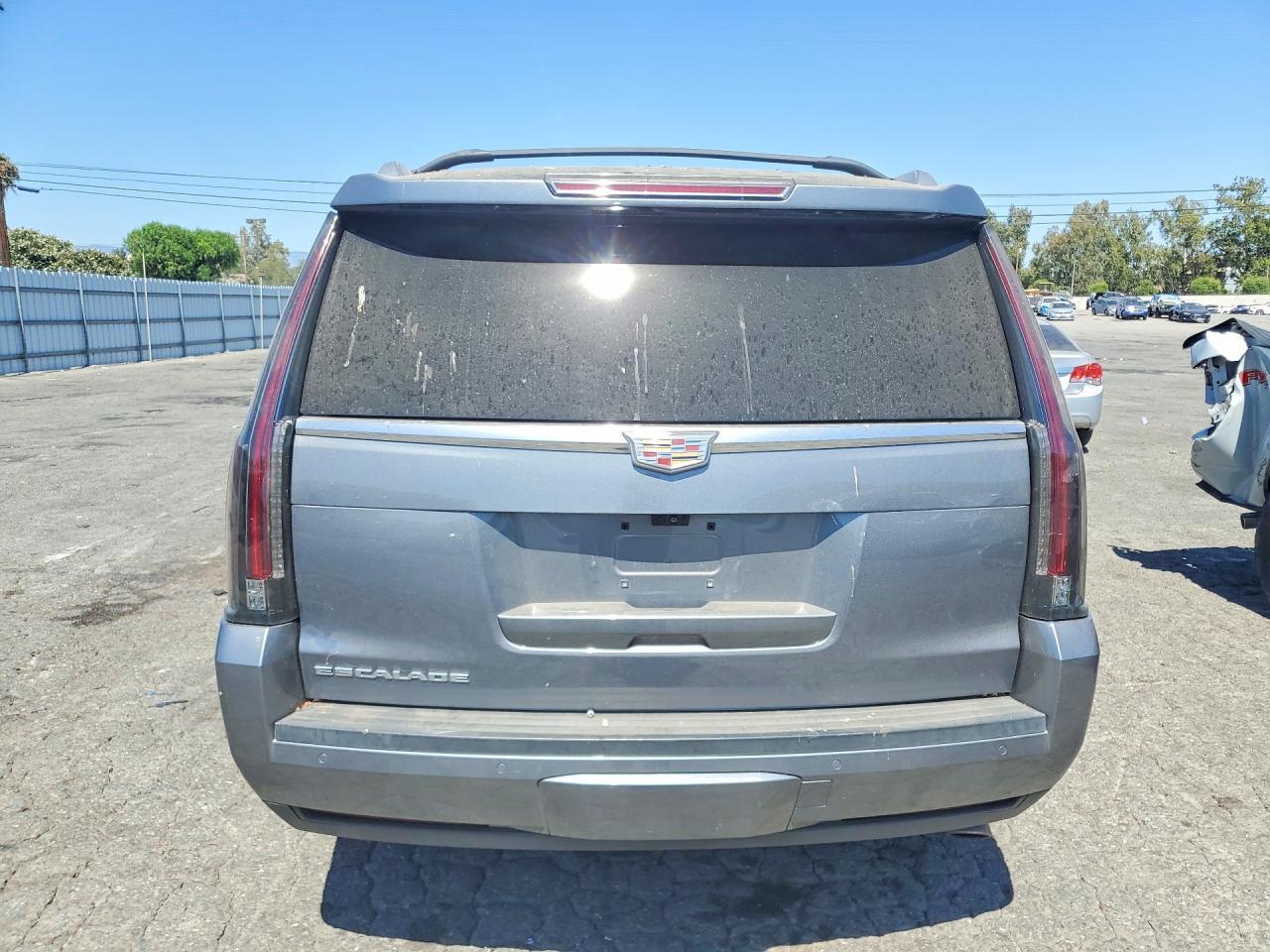 2019 Cadillac Escalade Platinum - Image 6