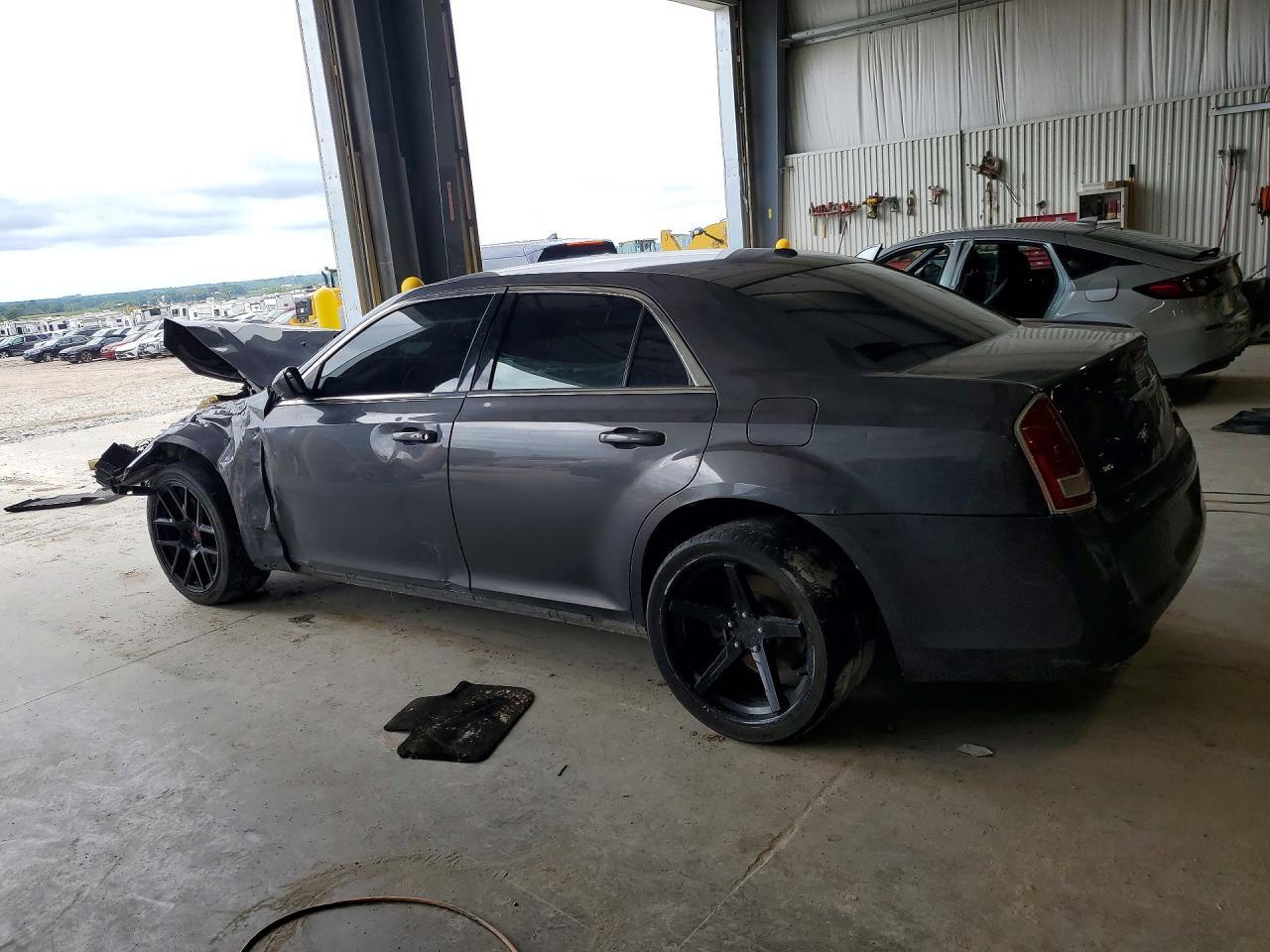 2013 Chrysler 300 S - Фото 2