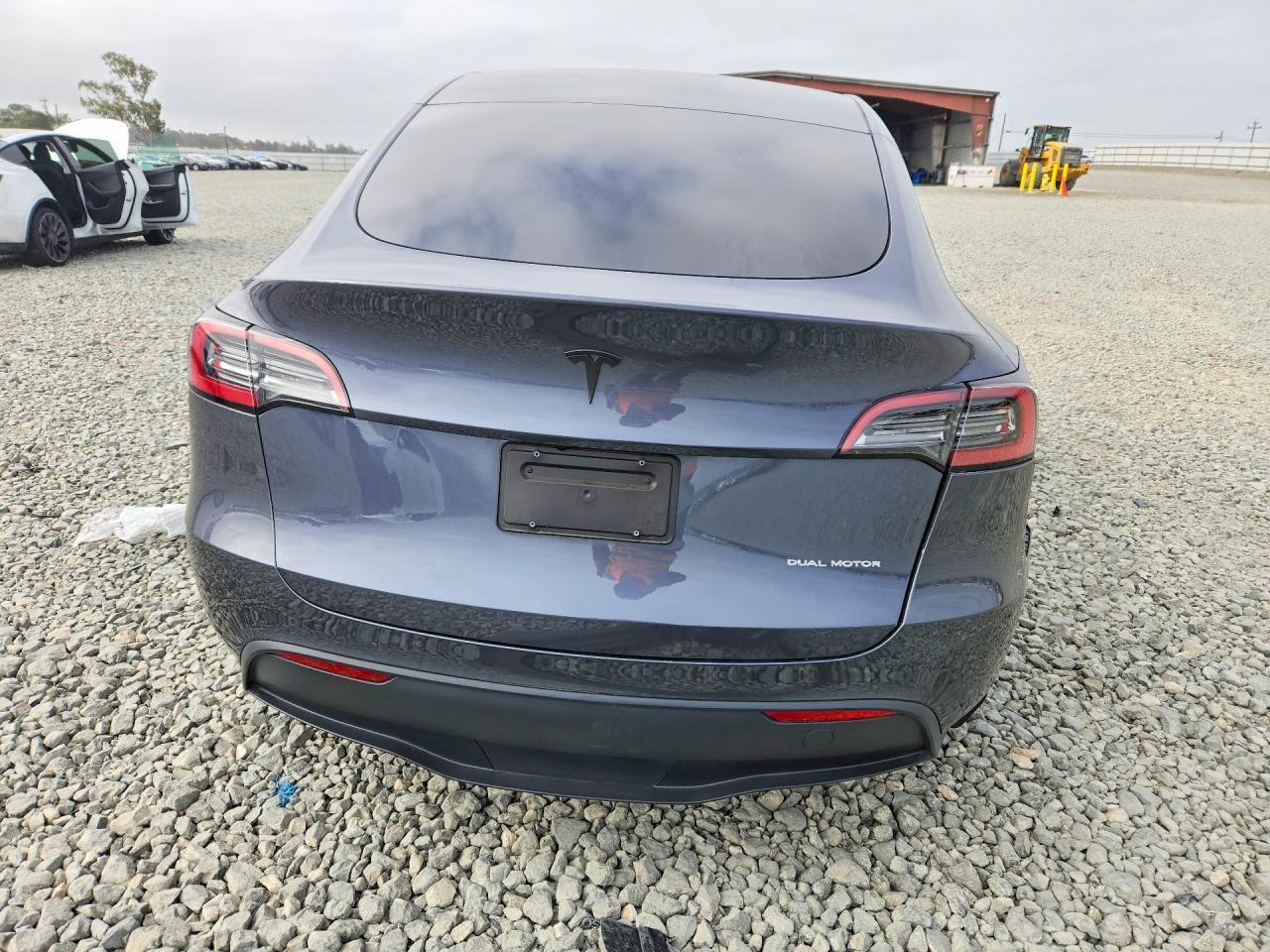 2023 Tesla Model Y - Фото 6