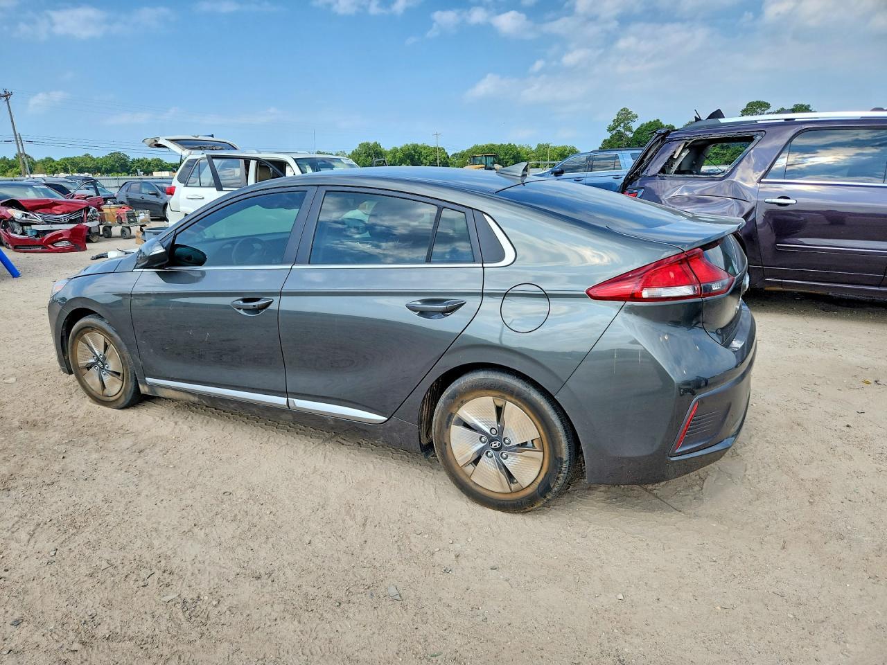 2022 Hyundai Ioniq Se - Фото 2