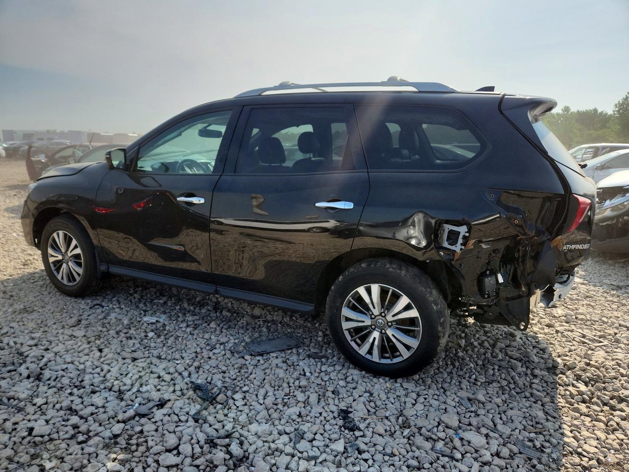 2020 Nissan Pathfinder Sl - Image 2