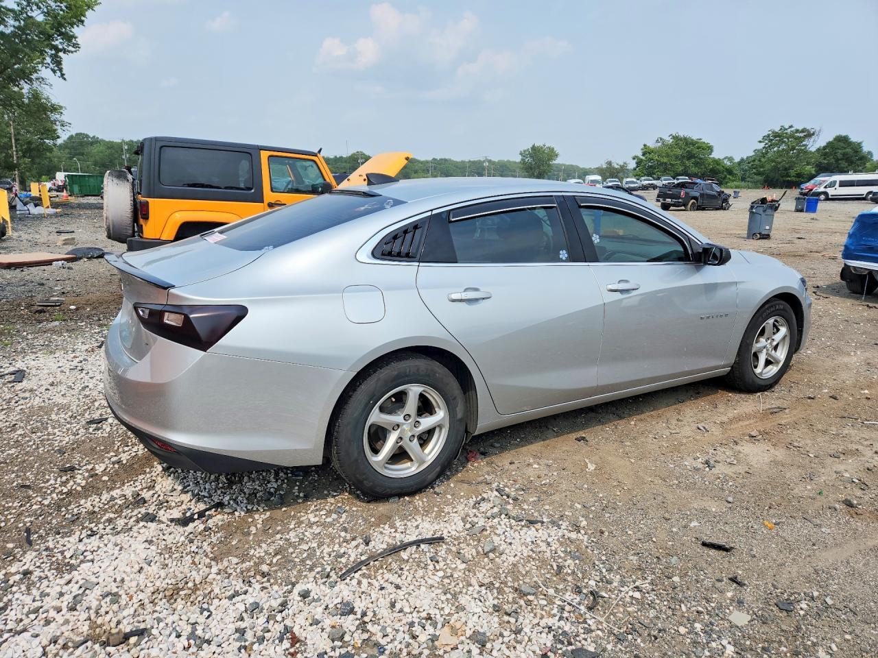 2018 Chevrolet Malibu Ls - Image 3