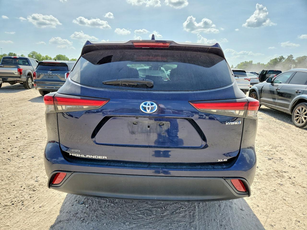 2020 Toyota Highlander Hybrid Xle - Image 6