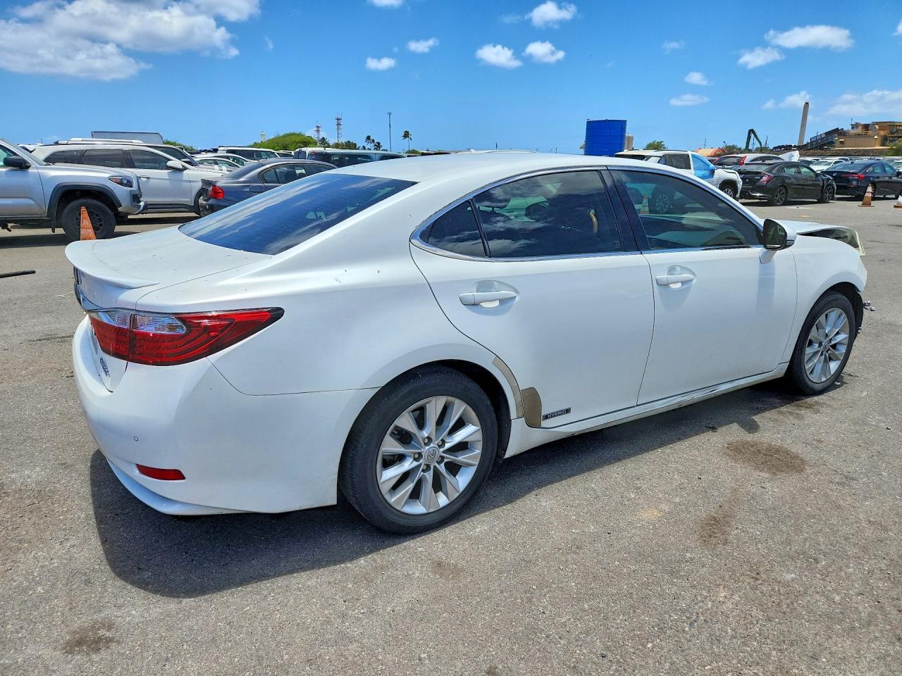 2014 Lexus Es 300H - Image 3