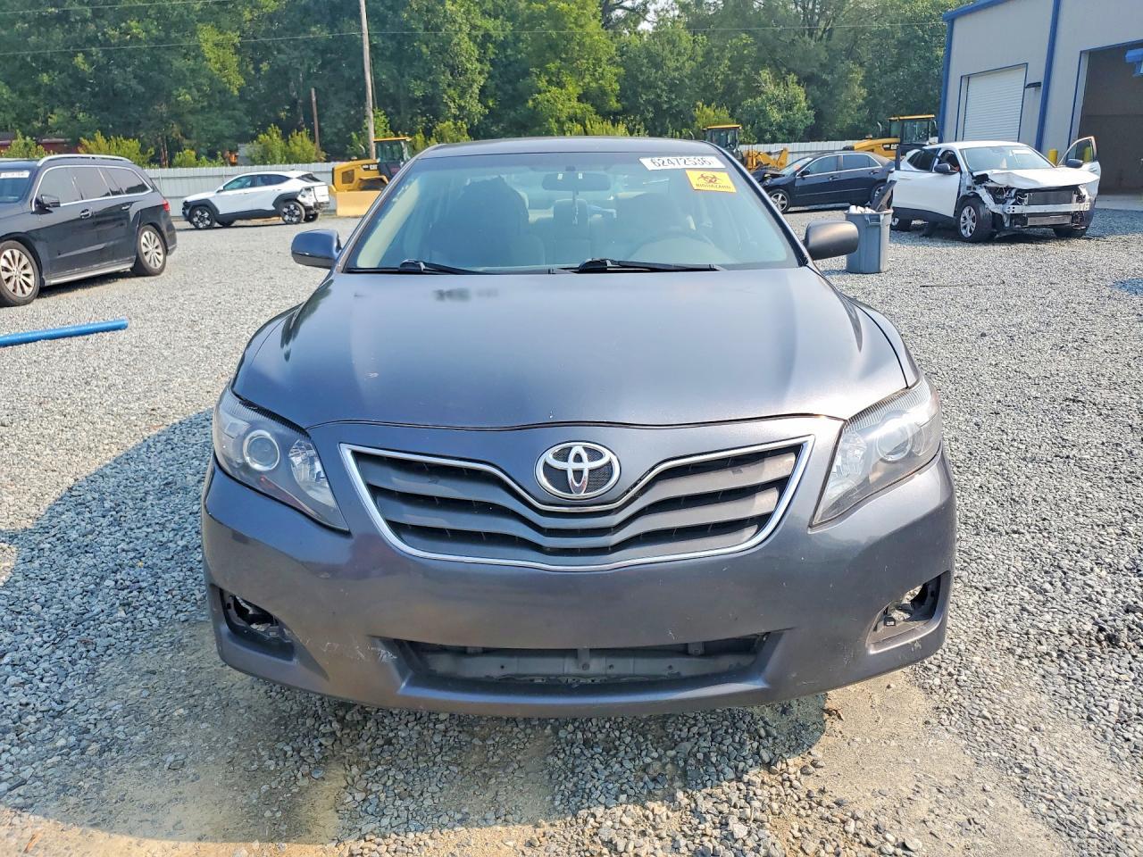 2011 Toyota Camry Le - Image 5
