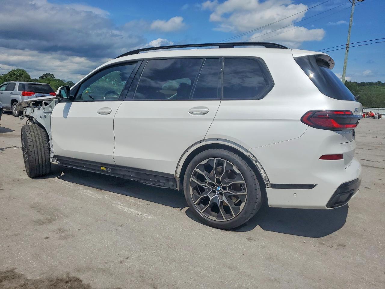 2024 BMW X7 xDrive40I - Фото 2