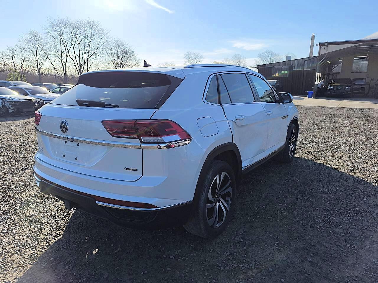 2023 Volkswagen Atlas Cross Sport Sel - Image 4