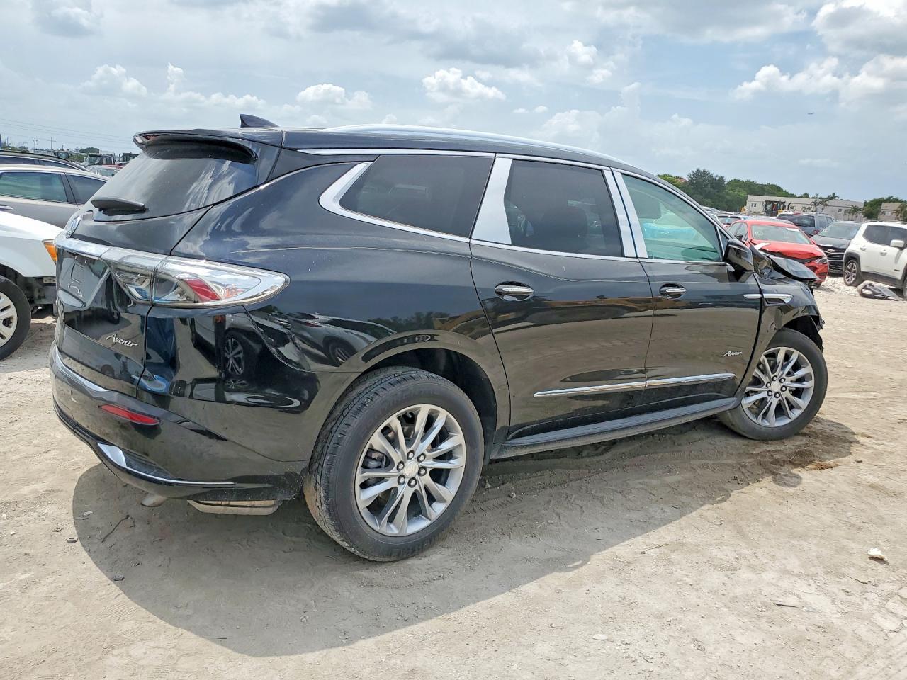 2022 Buick Enclave Avenir - Фото 3