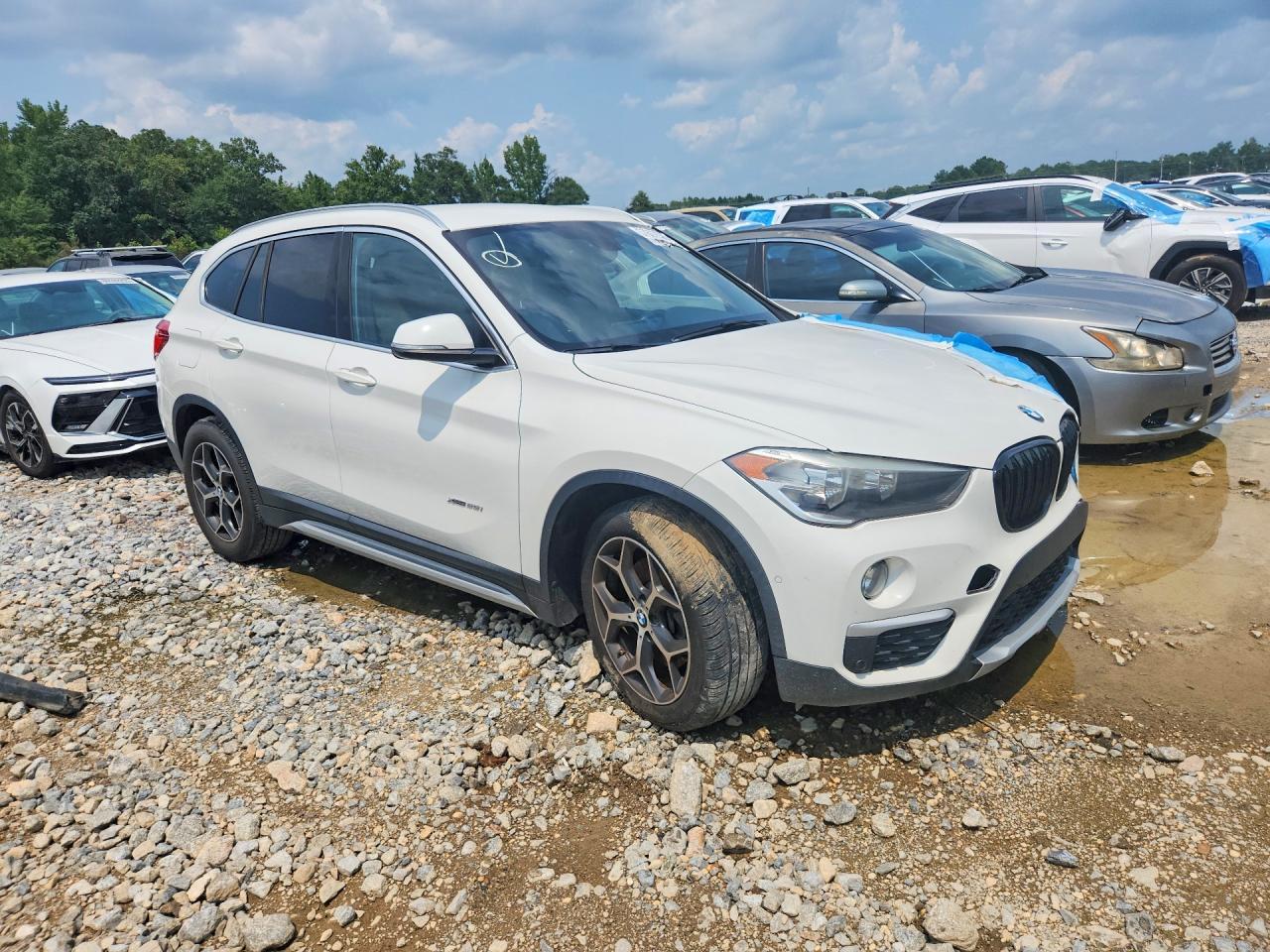 2017 BMW X1 xDrive28I - Фото 4