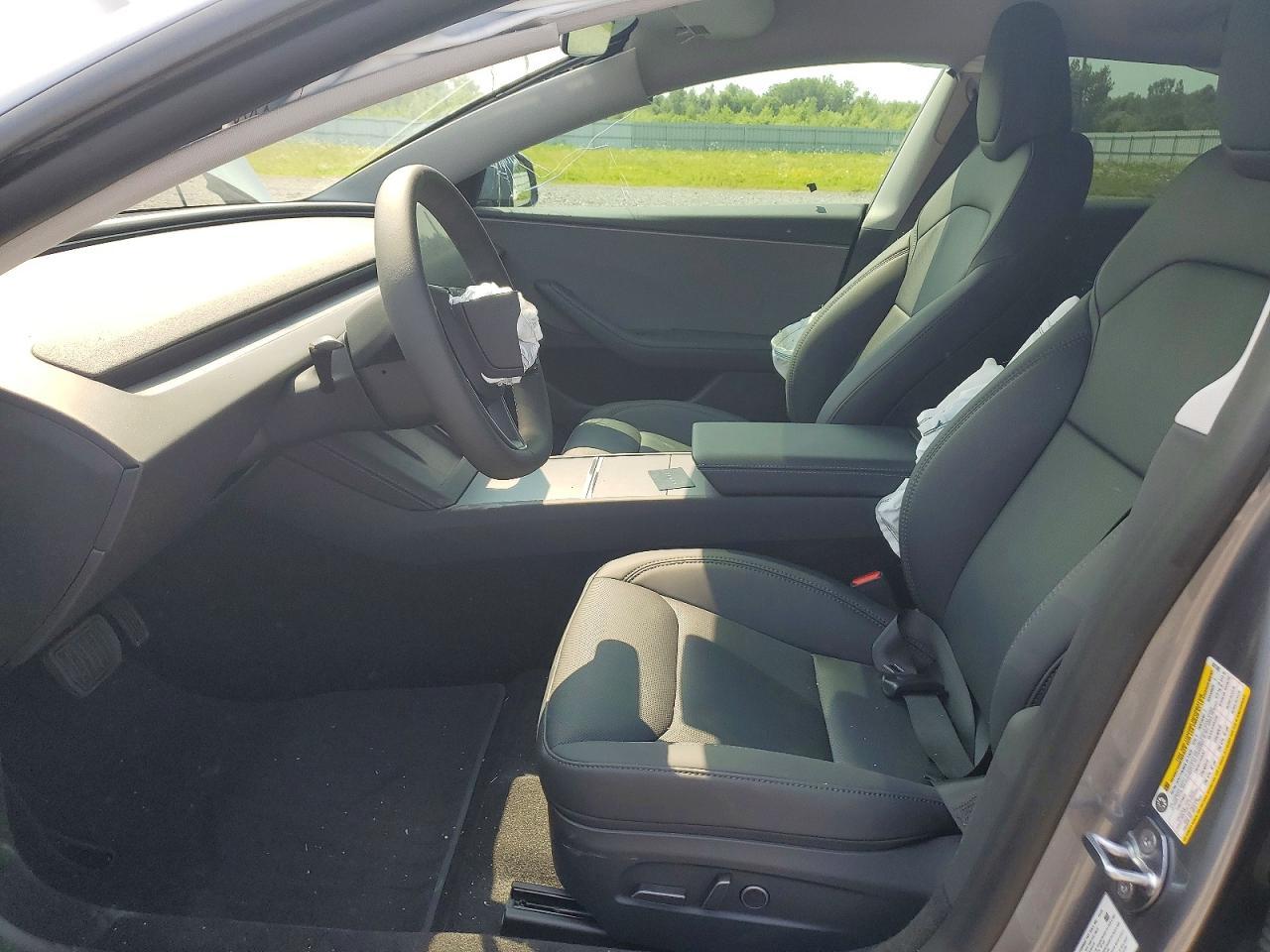 2026 Tesla Model 3 - Фото 7