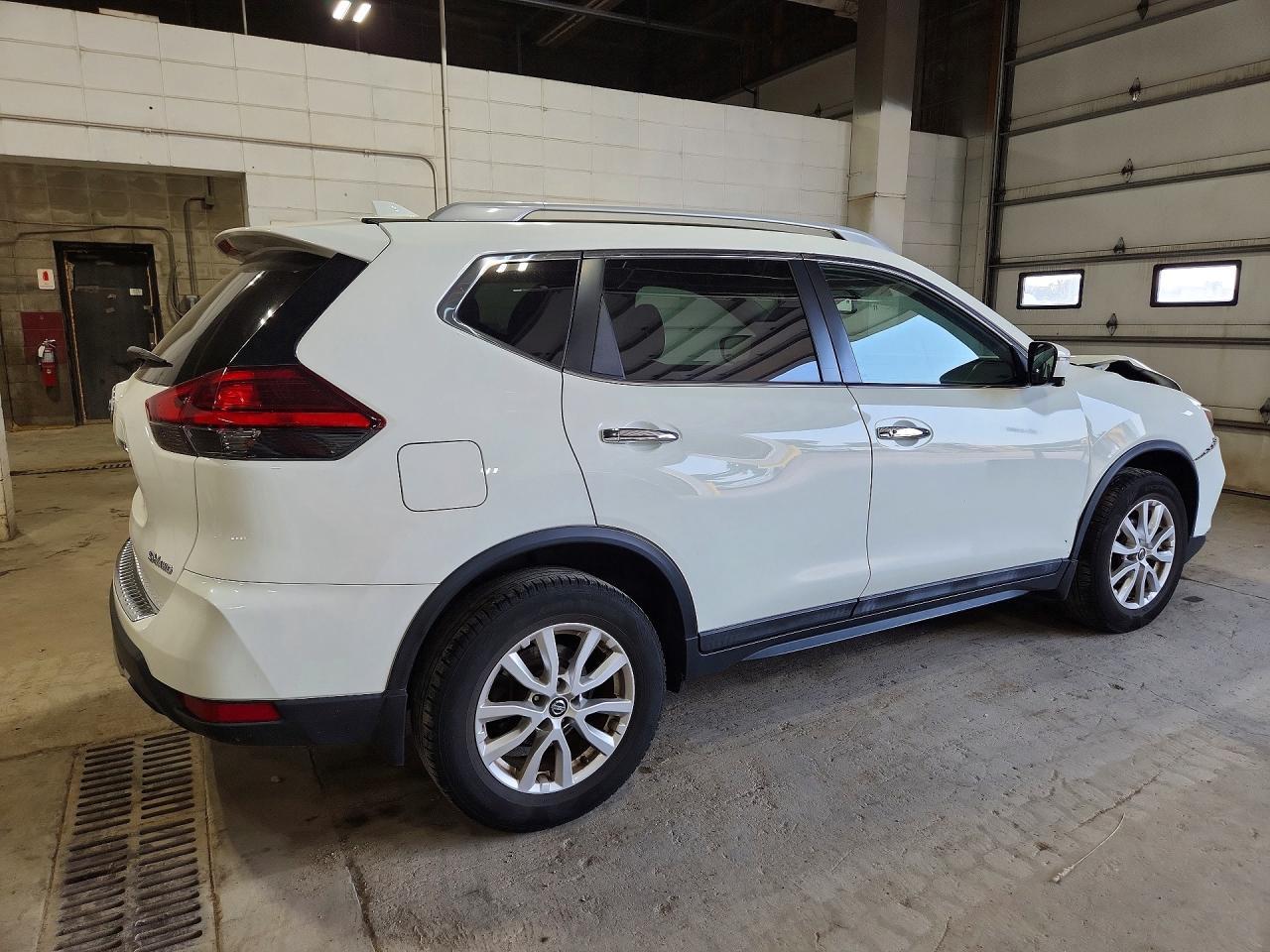 2017 Nissan Rogue Sv - Image 3
