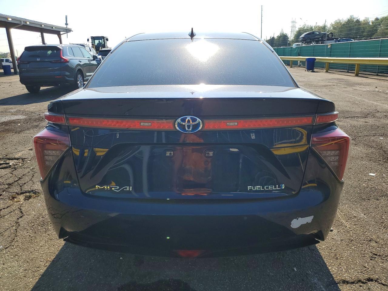 2017 Toyota Mirai Base - Image 6