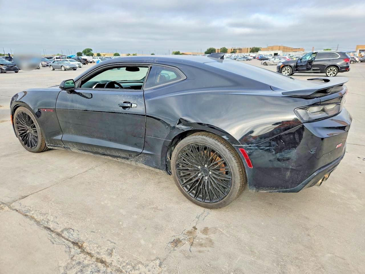 2018 Chevrolet Camaro Ss - Image 2