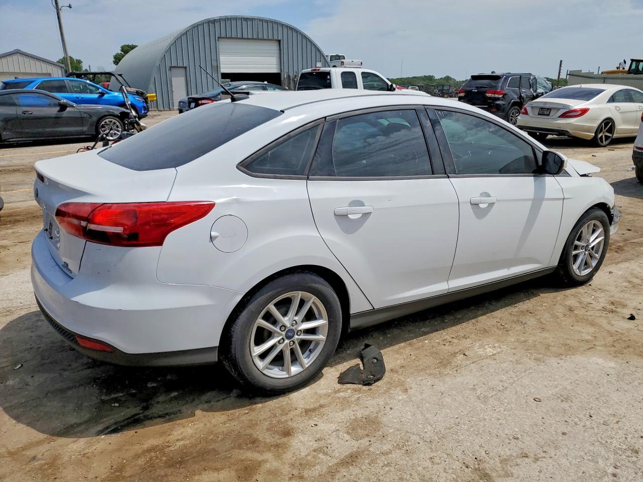2016 Ford Focus Se - Фото 3