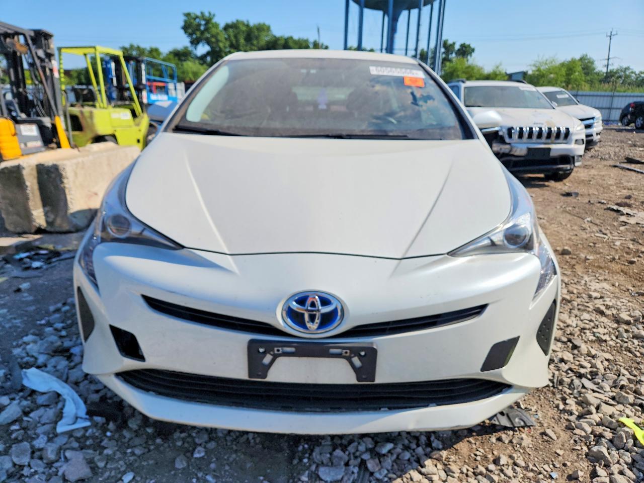 2016 Toyota Prius Three - Фото 5