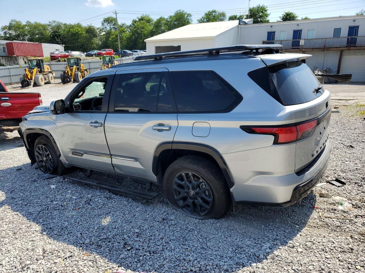 2026 Toyota Sequoia Platinum - Фото 2