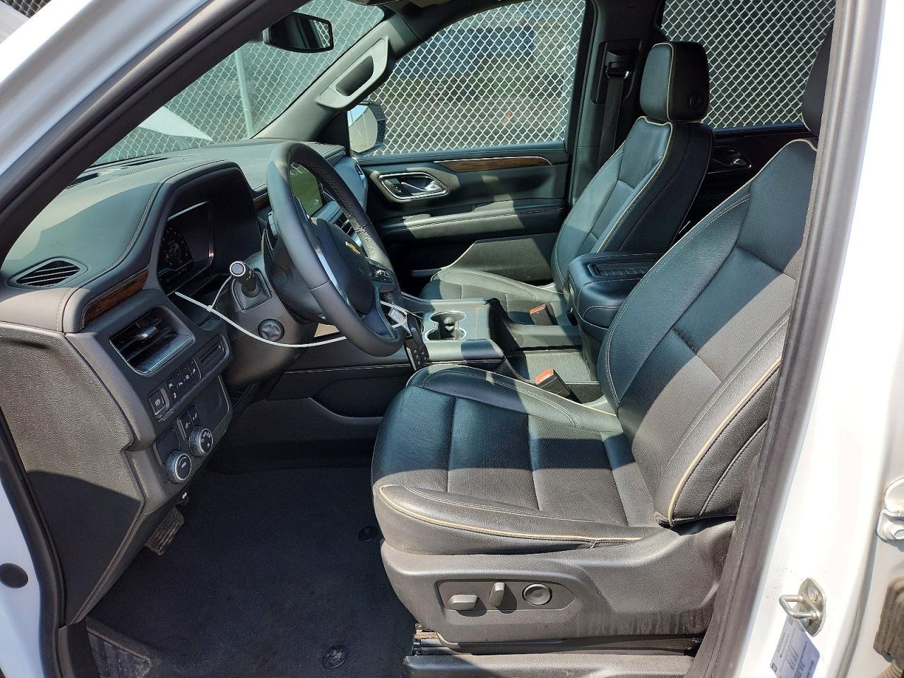 2022 Chevrolet Suburban C1500 Premier - Image 7