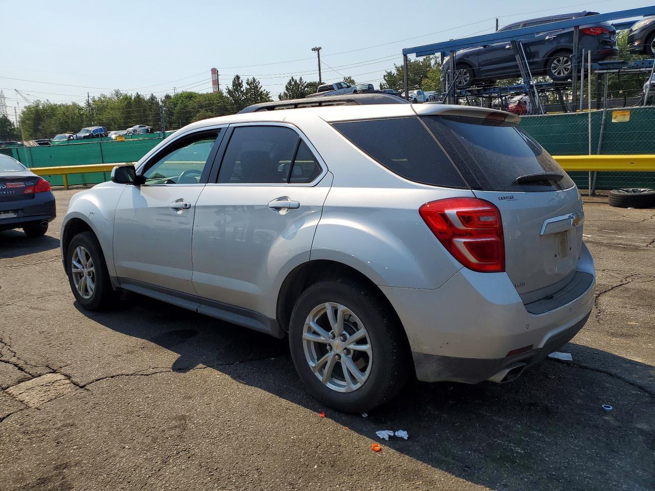 2016 Chevrolet Equinox Lt - Image 2