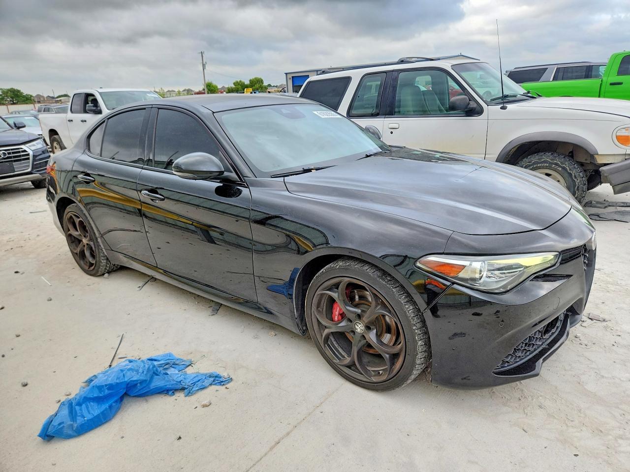 2019 Alfa Romeo Giulia Ti - Image 4