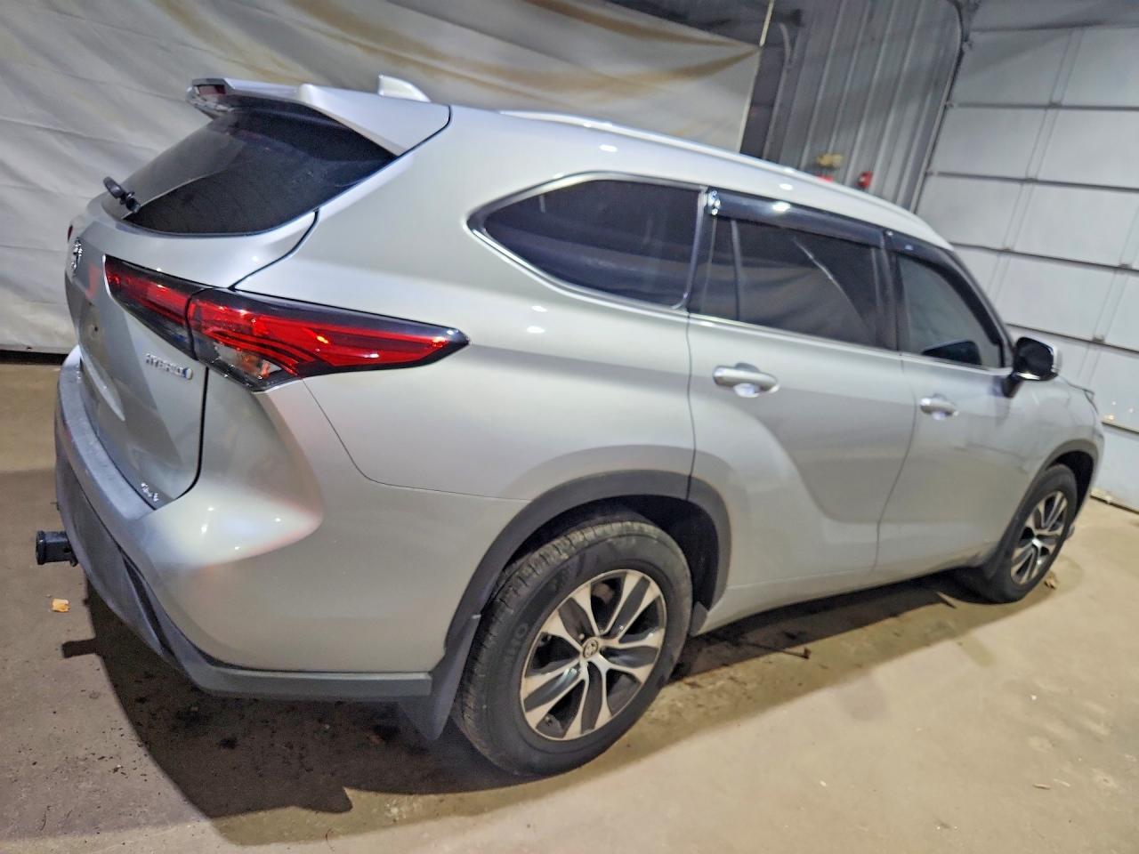 2022 Toyota Highlander Hybrid Xle - Фото 3