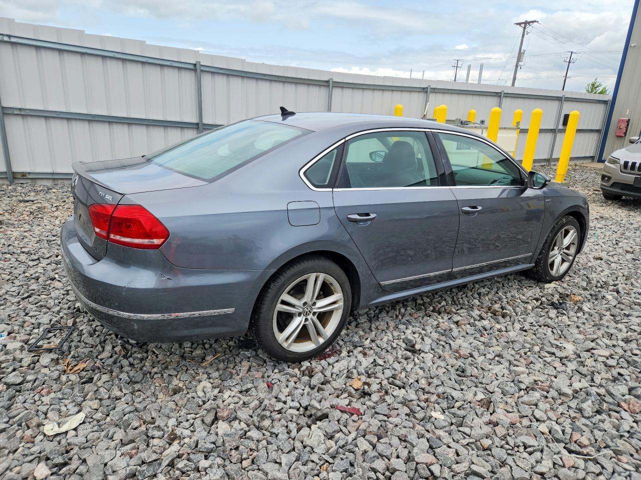 2012 Volkswagen Passat Sel - Фото 3