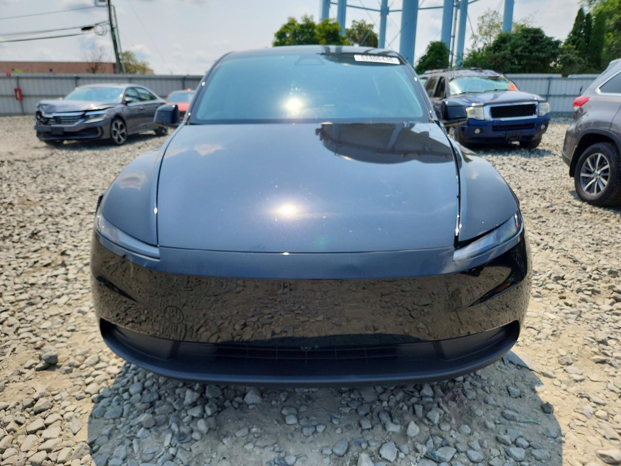 2026 Tesla Model Y - Фото 5