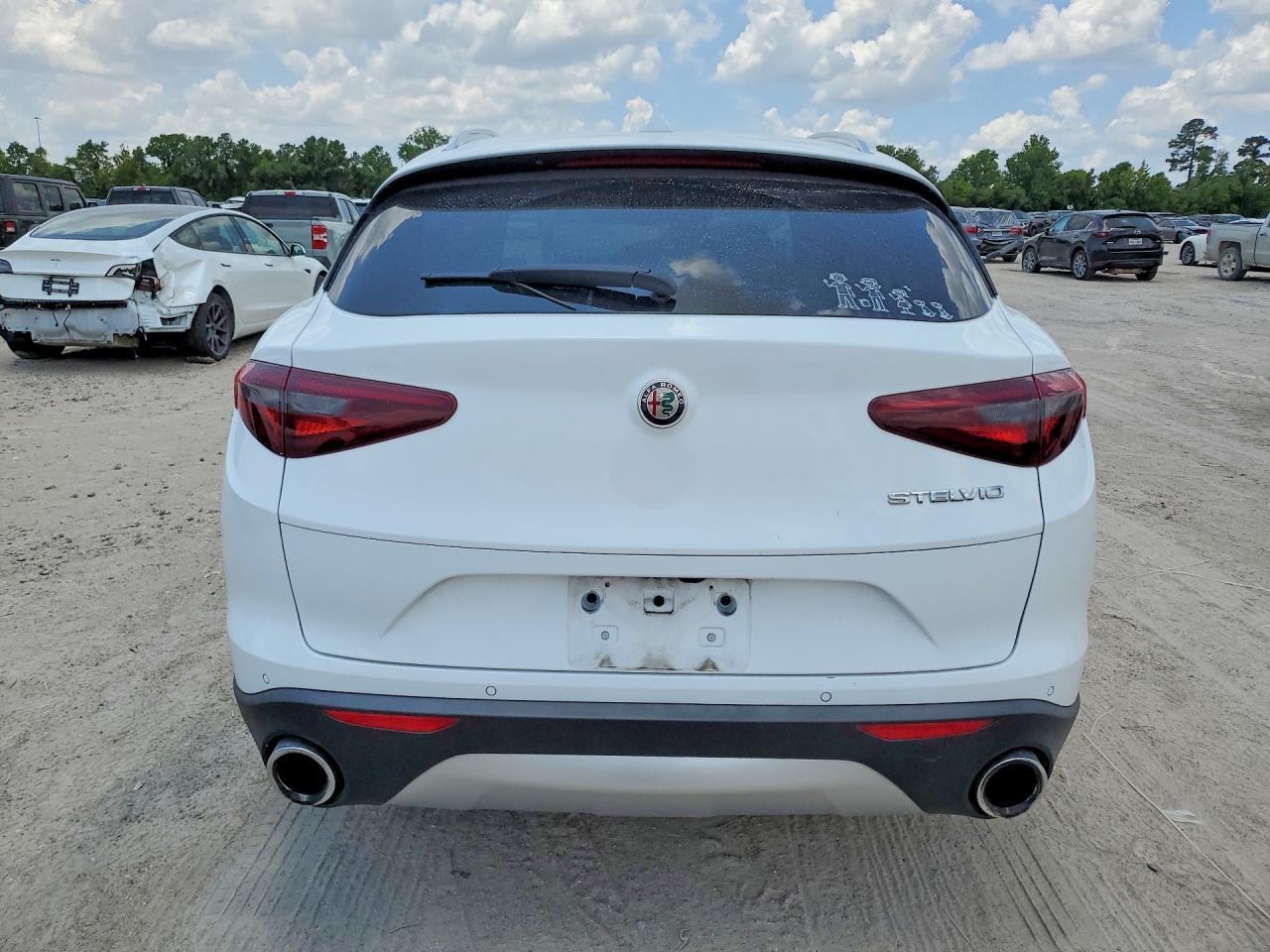 2020 Alfa Romeo Stelvio Base - Фото 6