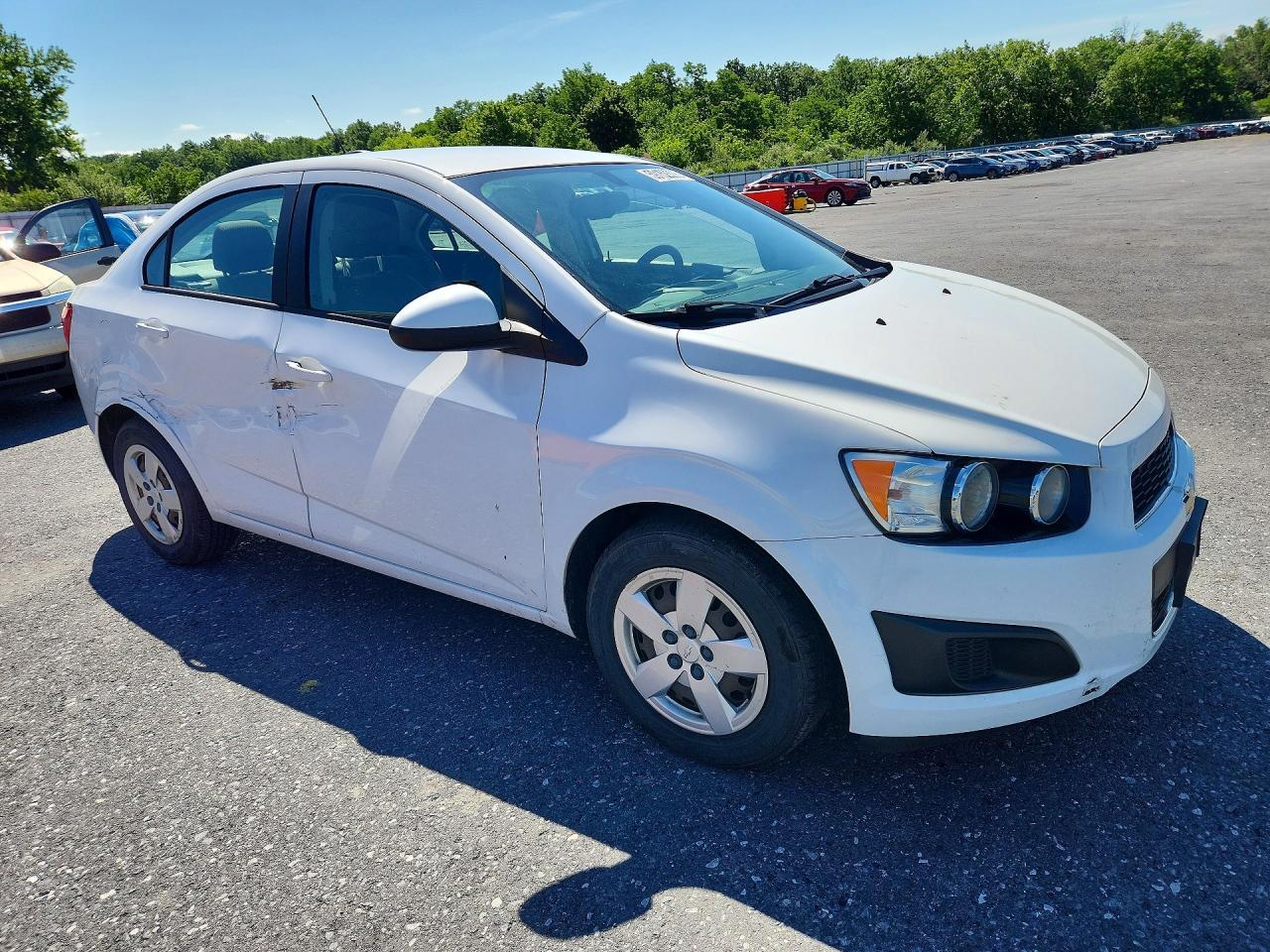 2015 Chevrolet Sonic Ls - Image 4