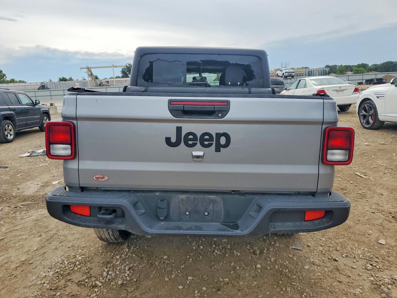 2020 Jeep Gladiator Sport - Image 6