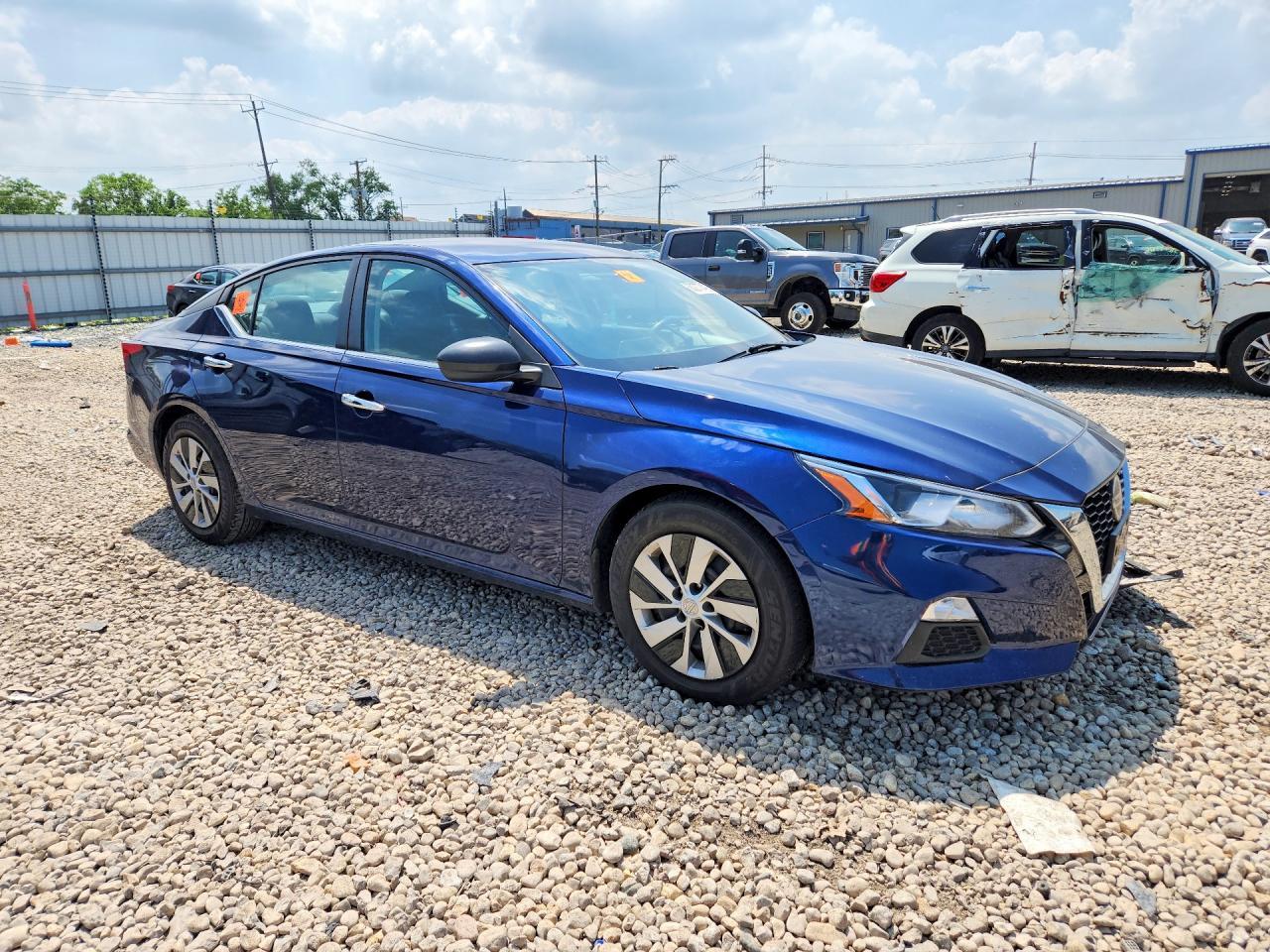 2020 Nissan Altima S - Фото 4